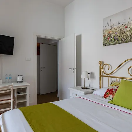 Pit Stop, Con Bagno Privato, Parcheggio E Clima 홈스테이 피사