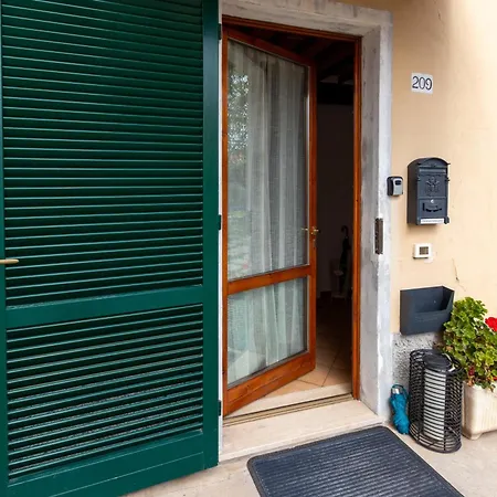 Pit Stop, Con Bagno Privato, Parcheggio E Clima 홈스테이 *